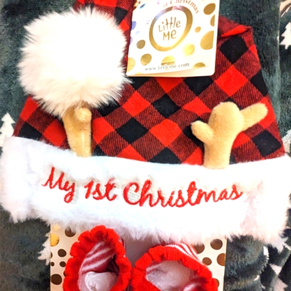 1st Christmas hat with matching booties - Picture 2 of 5